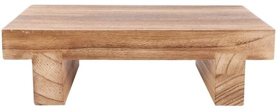 Houten opstapje met natuurlijke houtnerf, 25 cm breed, 18 cm diep, 7 cm hoog, naast een kinderwc.