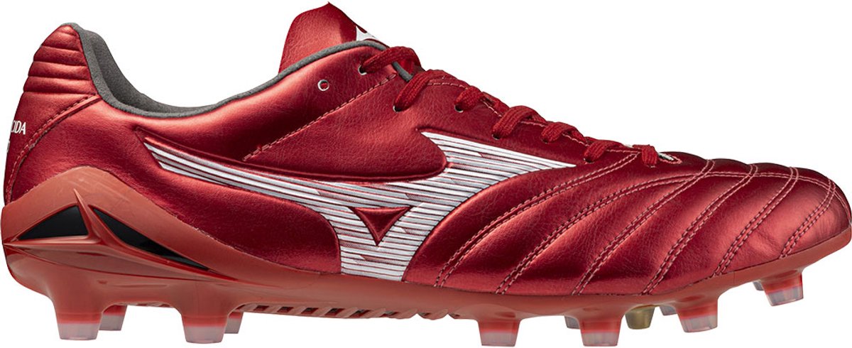 Mizuno Monarcida Neo III Pro FG voetbalschoenen in rood, EU 45, met comfortabele pasvorm en functioneel ontwerp.