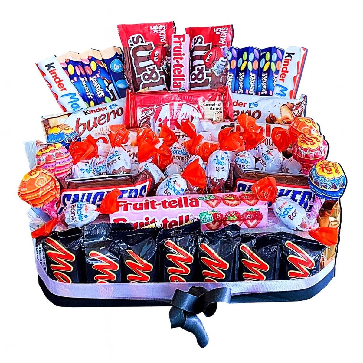 Snoeptaart met Kinder, Mars, Snickers & Fruittella – Luxecadeaumanden
