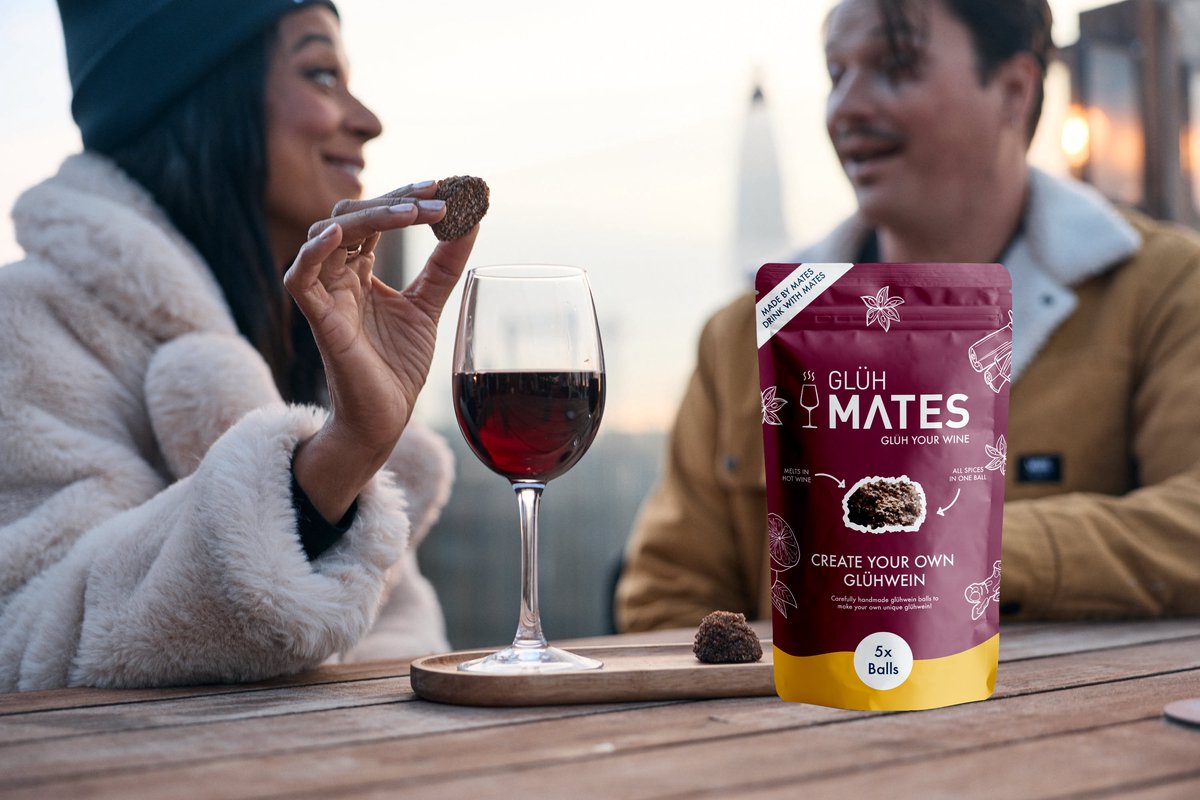Glühmates - Glühwein - Glüh Mates - Wijn - Wine - Alcoholvrije wijn - Glühweinkruiden - Rode Wijn - Kaneel, Steranijs & Kruidnagel - Winters drankje - DIY Pakket - Warm & Gezellig Genieten - Gluh wine -Drink with Mates — cadeau in Kookcadeaus - foto 2