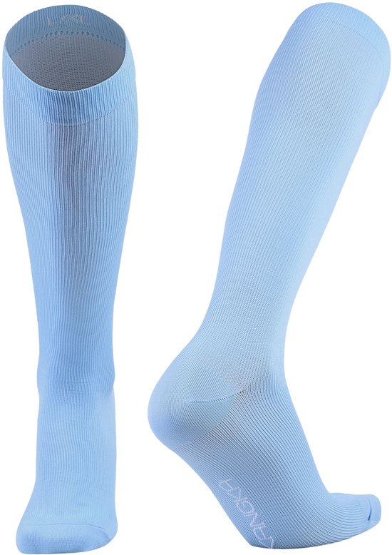 Twee lichtblauwe compressiekousen, een vooraanzicht en een zijaanzicht.