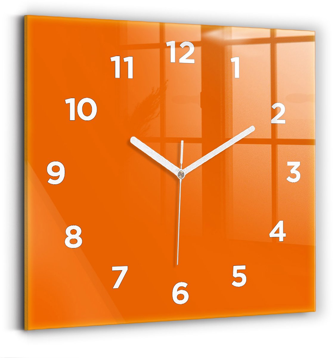 Wallfluent Wandklok - Oranje Vierkante Glas Klok - 30 cm x 30 cm - Oranje Wandklok - Witte Handen - Wandklok Met Cijfers - Wandklok Glas Woonkamer - Vierkante Glazen Klok - Minimalistisch Wandklok - Vierkante Glazen Wandklok
