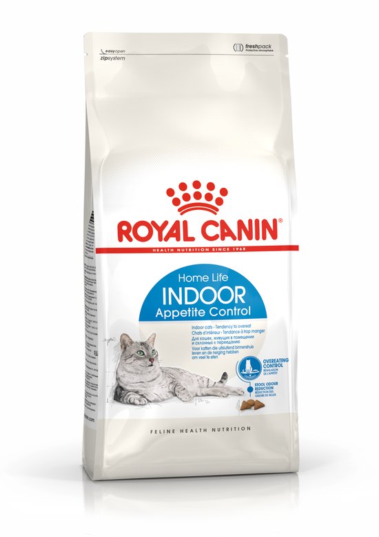 Verpakking Royal Canin Indoor Appetite Control voor katten met een grijze kat en drie brokken.