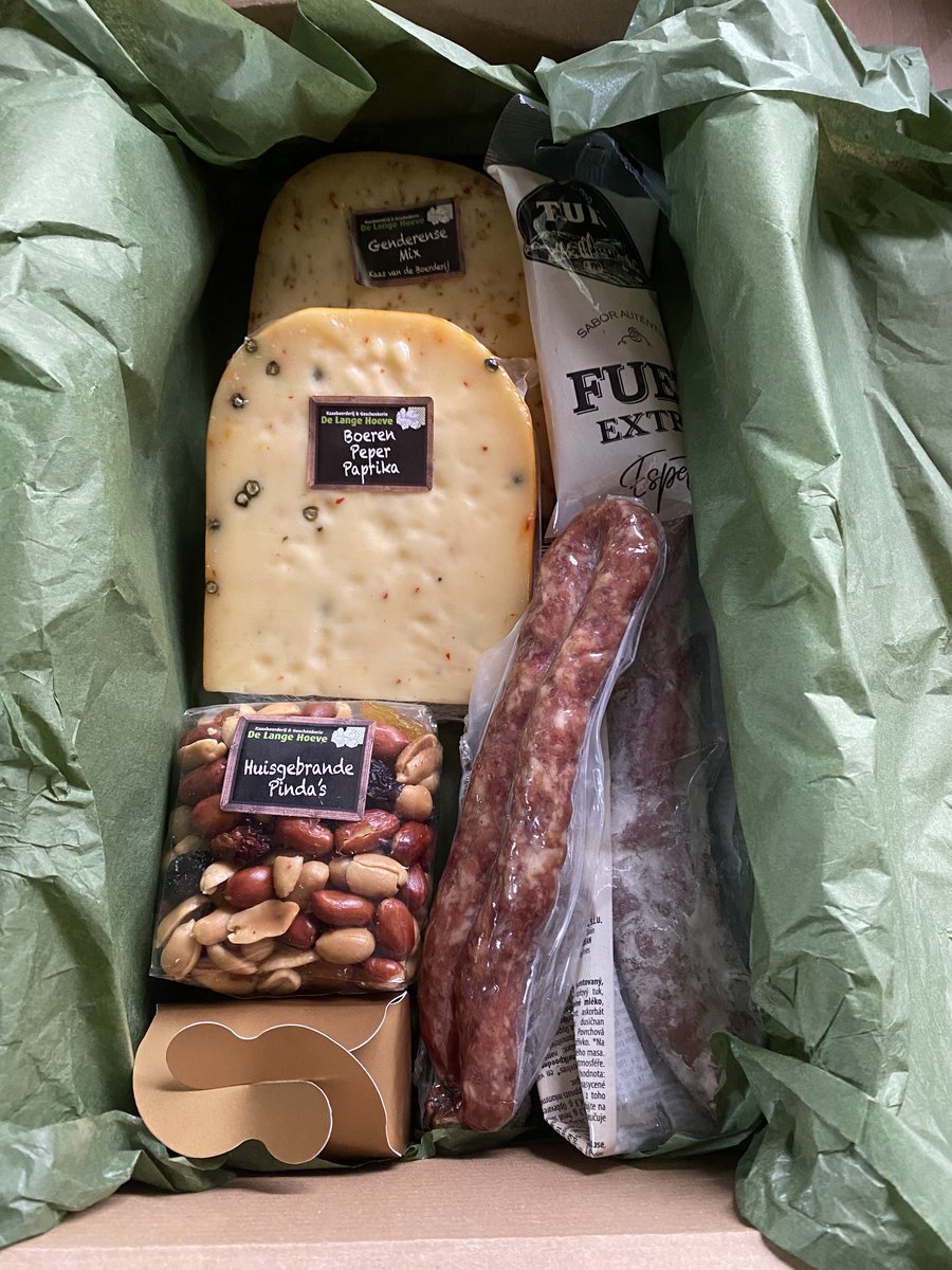 Borrelpakket De Lange Hoeve | Kaas van de Boerderij, Droge Worst, Pinda's, Bonbon, Streekproducten Cadeau | Relatiegeschenk of Kerstpakket