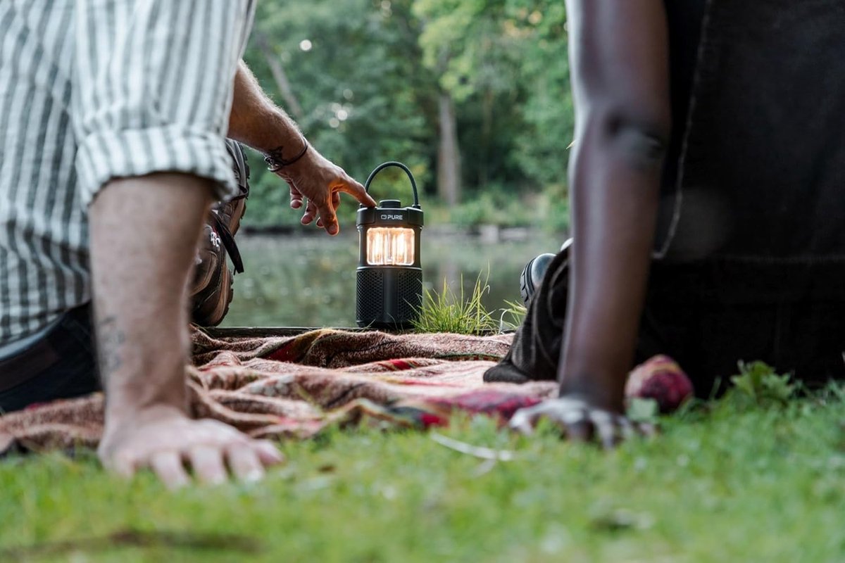 Draagbare Buitenluidspreker met LED-lamp - Bluetooth, 360° Geluid, IPX6, 14u Batterijduur