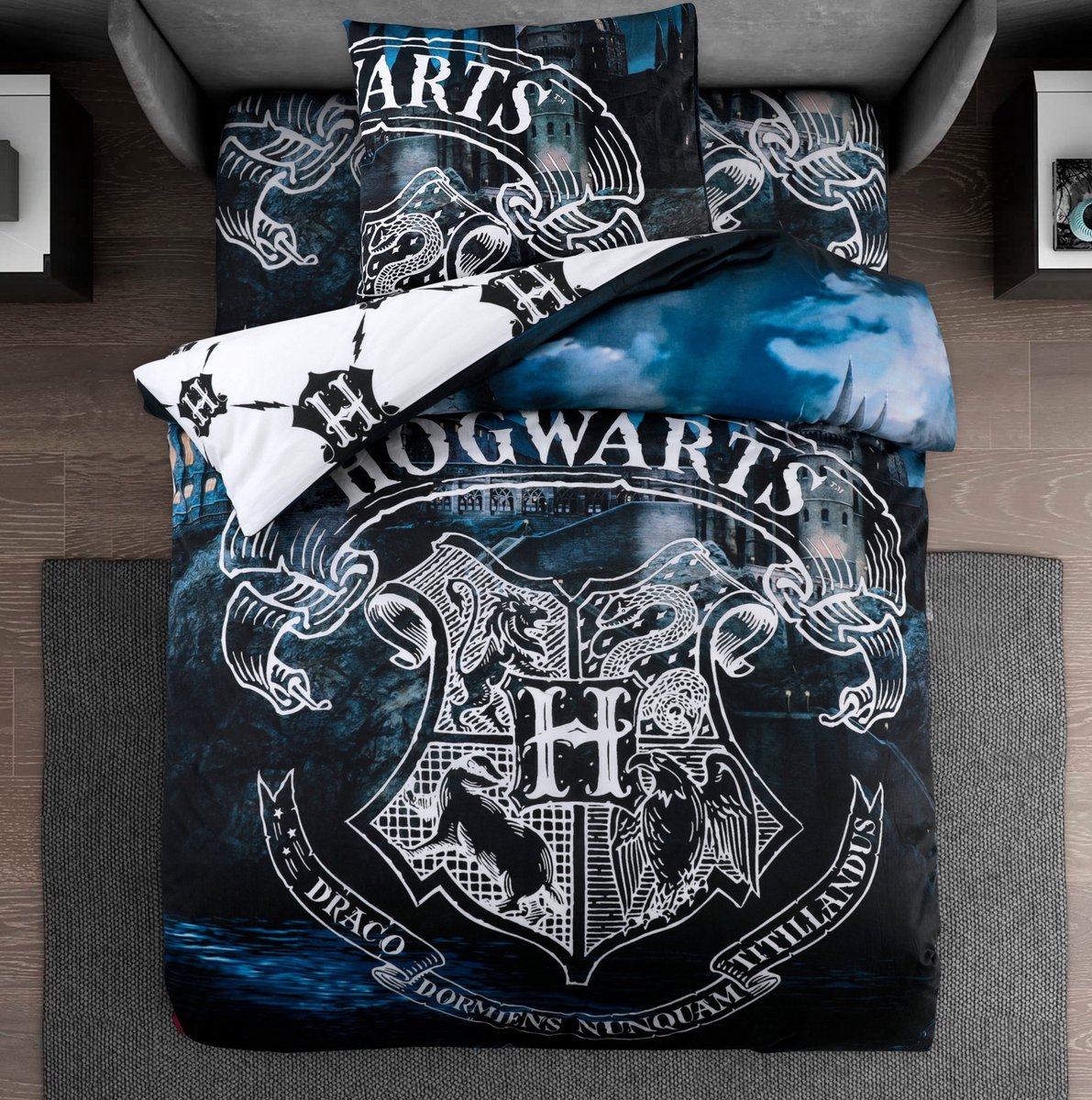 Bed Glow & Apparel – Harry Potter Hogwarts Beddengoedset | Dekbedovertrek 140x200 + Hoeslaken 90x200+25 + Kussensloop 60x70 | 100% Katoen | Zwart-Blauw