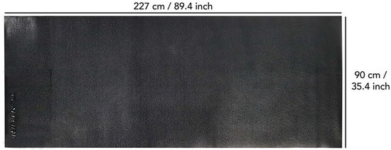Zwarte Tunturi mat van 227 cm lang en 90 cm breed met een licht reliëf.