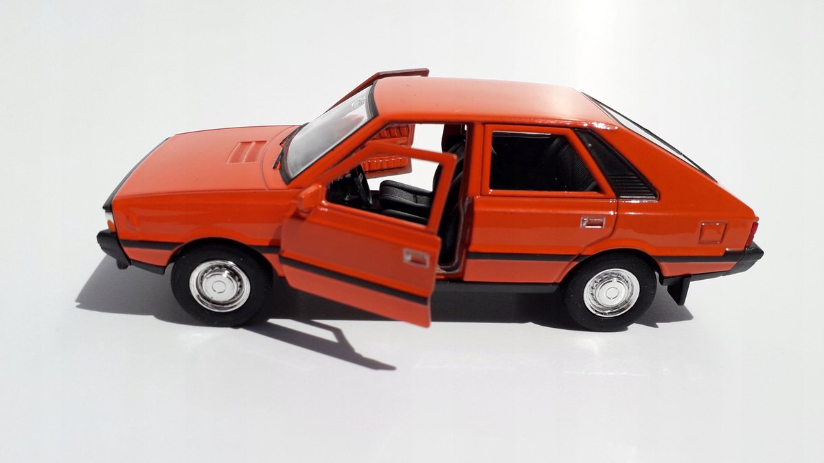 WELLY FSO Polonez 1500 MR'78 Borewicz Oranje Metaal 1:34
