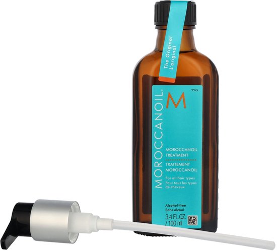 Amberkleurige fles met een blauw label met "MOROCCANOIL" en een oranje "M". Inclusief pompdispenser.
