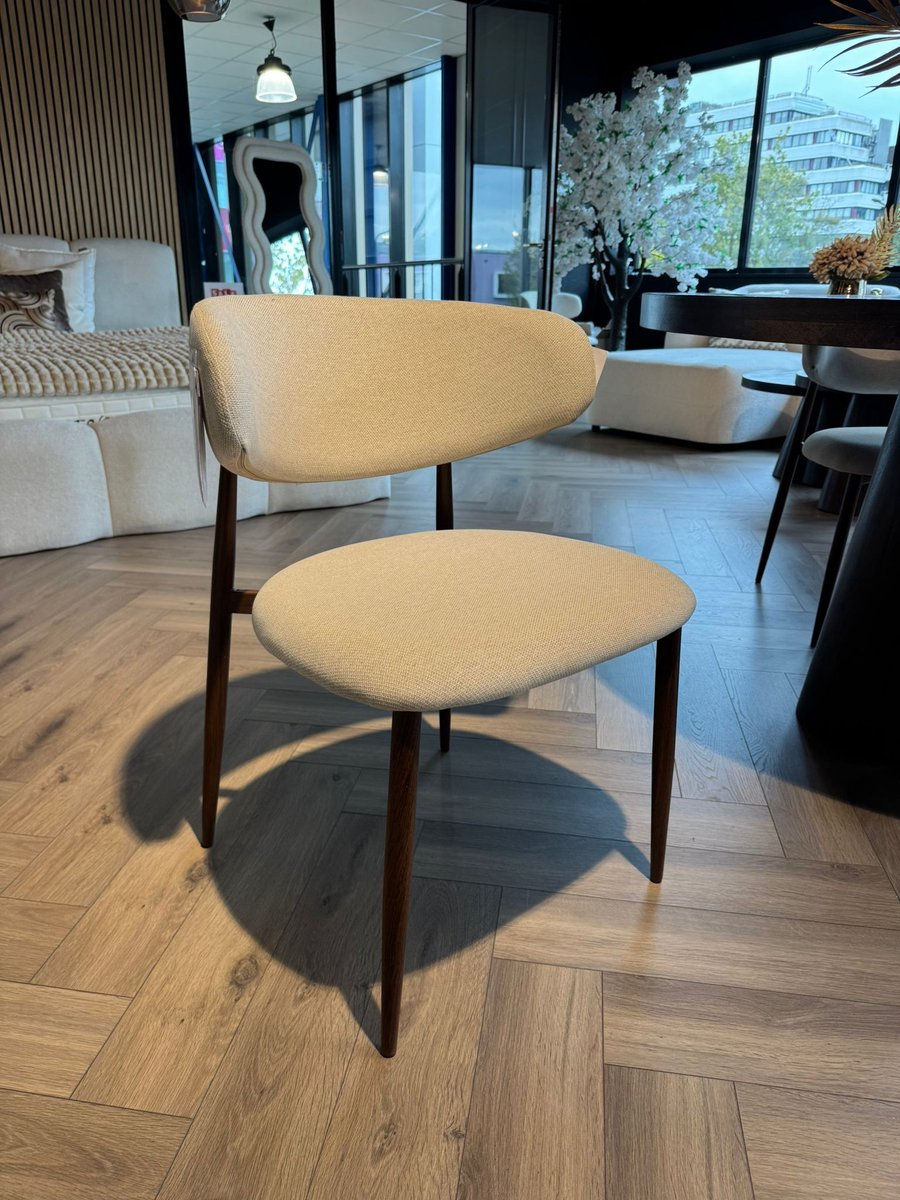 Azomor® Luxe Design Eetkamerstoel – Beige Bekleding & Walnoothouten Poten – Elegant & Comfortabel Zitcomfort