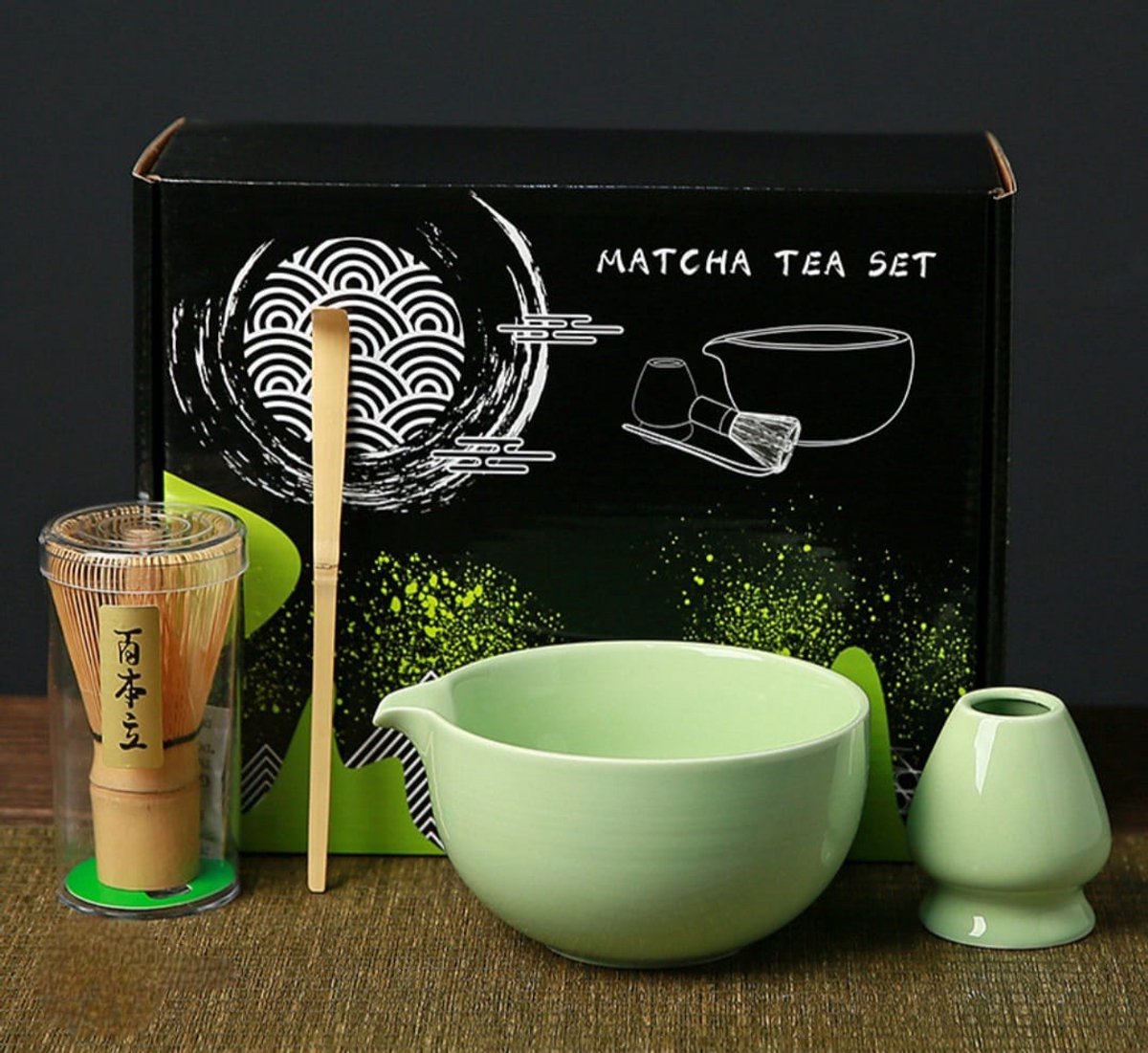 Luxe 4-Delige Japanse Matcha Theeset Licht Matcha Groen ( Pastelgroen ) – Handgemaakte Groene Kom & Bamboe Accessoires – Authentieke Theeceremonie voor Thuis