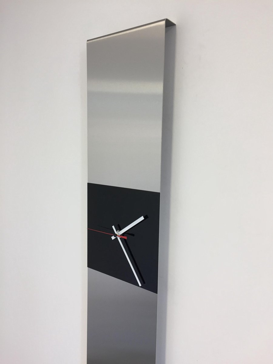 Wandklok Heart of the Sunrise Black & Red pointer Modern Design