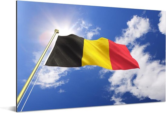Le drapeau de la Belgique flotte dans les airs Aluminium 60x40 cm - Tirage photo sur Aluminium (décoration murale en métal)