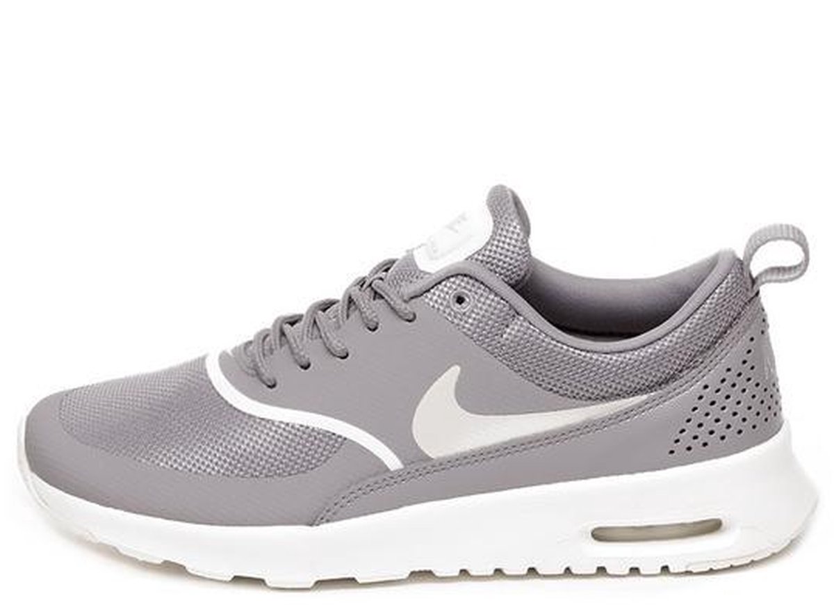 cheap nike air max thea womens