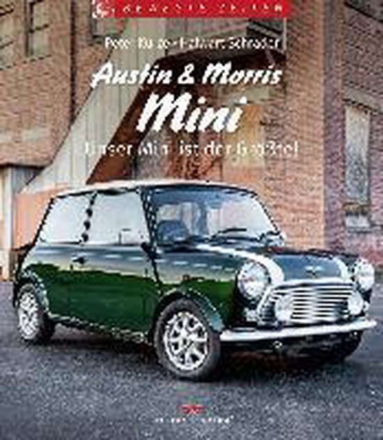 Groene Mini Cooper met witte strepen op de motorkap en een witte dak.