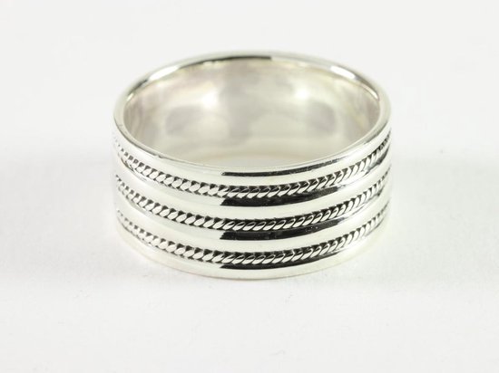 Zilveren ring met 3 kabelpatronen