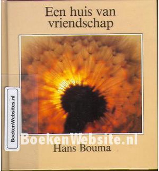 Een huis van vriendschap met een close-up van een paardenbloem in de zon.