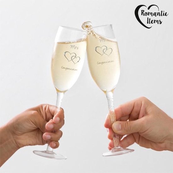 Romantic Items Mr & Mrs Congratulations Glazen (pakket van 2) | bol.com