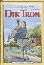 De voorkant van het boek 'Uit het leven van Dik Trom'. Een jongen in klederdracht rijdt op een ezel, met een borstel in zijn hand.