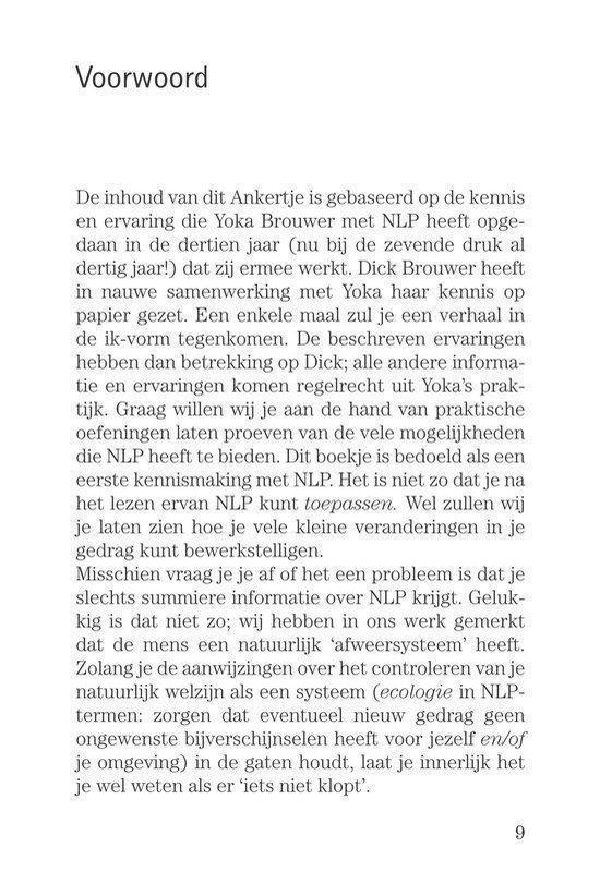 Pagina met titel 'Voorwoord' en tekst over de inhoud van het boek, paginanummer 9.