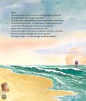 Een jongen, Ragin, kijkt naar een Romeins schip op zee.