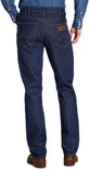 Achteraanzicht van een donkerblauwe Wrangler-spijkerbroek met W-stiksel op de zakken en bruin leren label.