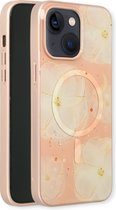 Casemania Hoesje Geschikt voor Apple iPhone 15 Roze - Siliconen Marmer Back Cover - Geschikt voor MagSafe