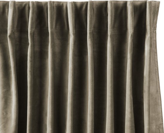 Lifa Living - Fluwelen Gordijnen - Licht Taupe - Gordijnen met 10 Ophanghaken - Verduisterend - Wasbaar - Kreukherstellend - Kleurvast - 150 x 250 cm - 1 Stuk