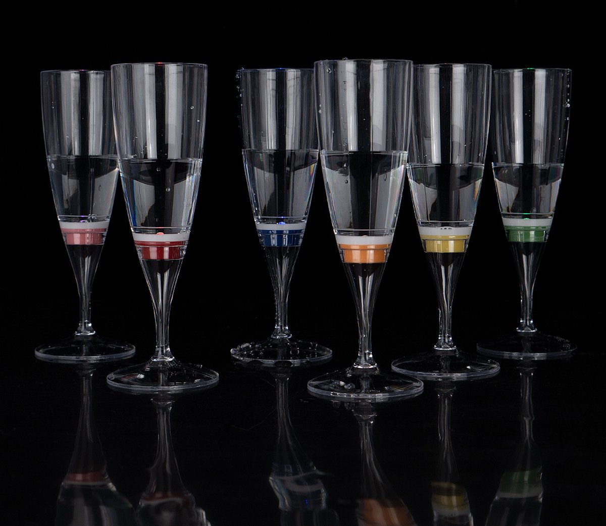 LED Verlichte Champagneglazen - Lichtgevende Glazen - Glow In The Dark Glazen - Kerstdecoratie - Set van 6