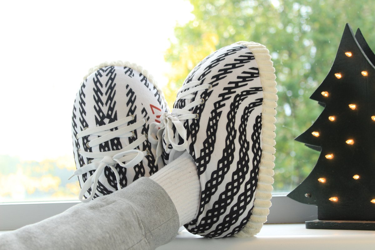 Footzynederland®YZY Zebra - Sneaker sloffen - yeezy stijl - One size fits all - Pantoffels - nike stijl - Footzy