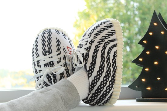 Footzy®YZY Zebra - Pantoufles sneaker - Pantoufles Nike - Taille unique unique - Pantoufles femmes