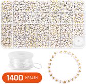 Letterkralen voor Sieraden maken - Alfabet kralen voor ketting/armband/telefoonkoord etc. - Acryl – Wit met goudkleurige letter - 7 mm - 1400 stuks gesorteerd