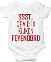 Soft Touch Rompertje met Tekst - Ssst, Opa en ik kijken Feyenoord - Rood | Baby rompertje met leuke tekst | | kraamcadeau | 3 tot 6 maanden | GRATIS verzending