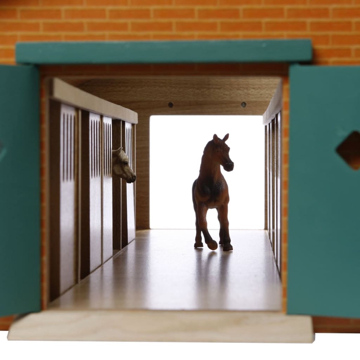 Kids Globe Paardenstal Hout Met 9 Paardenboxen 1:32 — afbeelding 11