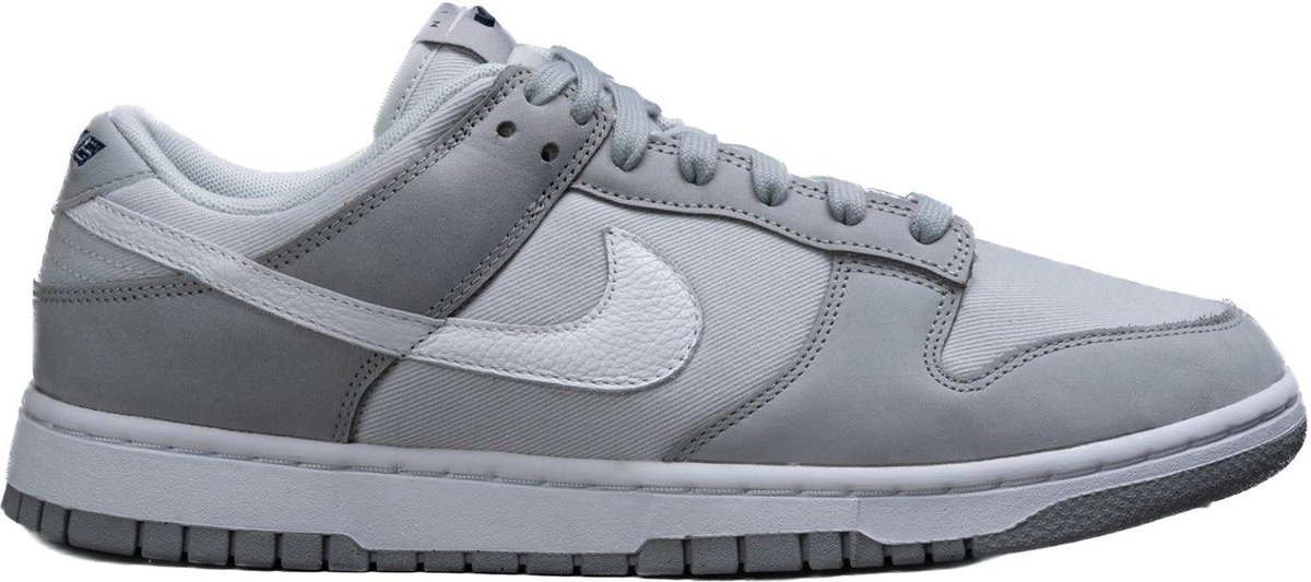 Nike Dunk Low LX Light Smoke Sneakers Unisex 002 Grijs