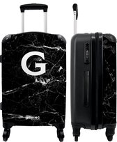 NoBoringSuitcases.com - Zwarte marmer koffer met initialen - Grote reiskoffer zwart letter G - Trolley op wieltjes 60 liter - Rolkoffer groot - Ruimbagage valies 20kg - Valiezen voor volwassenen medium - Luggage suitcase middelgroot - Bagagekoffer