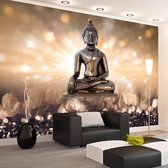 Fotobehangkoning - Behang - Vliesbehang - Fotobehang Budha - Boedha - Spa - Zen - Yoga -Wellness - Golden Enlightenment - 350 x 245 cm