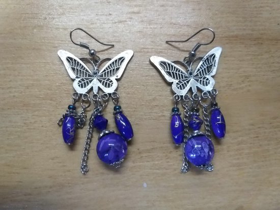 Paarse vlinder oorbellen