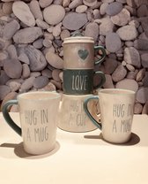 Ontbijt op bed set - koffiepot J line - 2 mokken Hug in a Mug - ideaal geschenk voor Valentijn