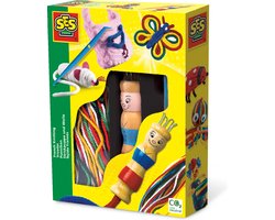 foto van SES - Punniken - set met punnikpopje, pen en draden in verschillende kleuren