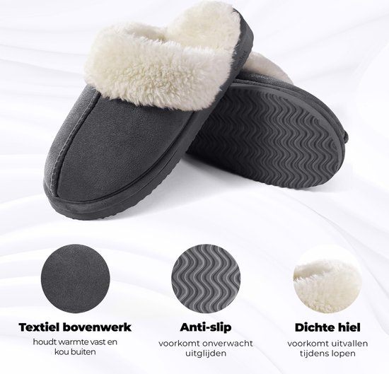 Grijze pantoffels met witte vacht, zijkant, zool met anti-slip en zacht hiel detail.