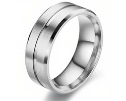 Ring Heren Zilver kleurig met Gegraveerde Streep - Staal - Ringen - Schoencadeautjes Sinterklaas - Valentijnsdag - Valentijn Cadeautje voor Hem