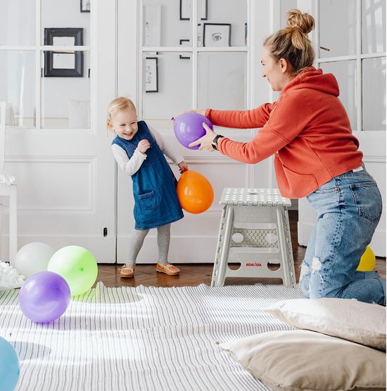 Inklapbare opstapkruk, opvouwbare opstapkruk, 39 cm, 150 kg, hoogte, antislip, licht, opklapbare kruk voor keuken, badkamer, slaapkamer (grijs) van Edaygo — afbeelding 3