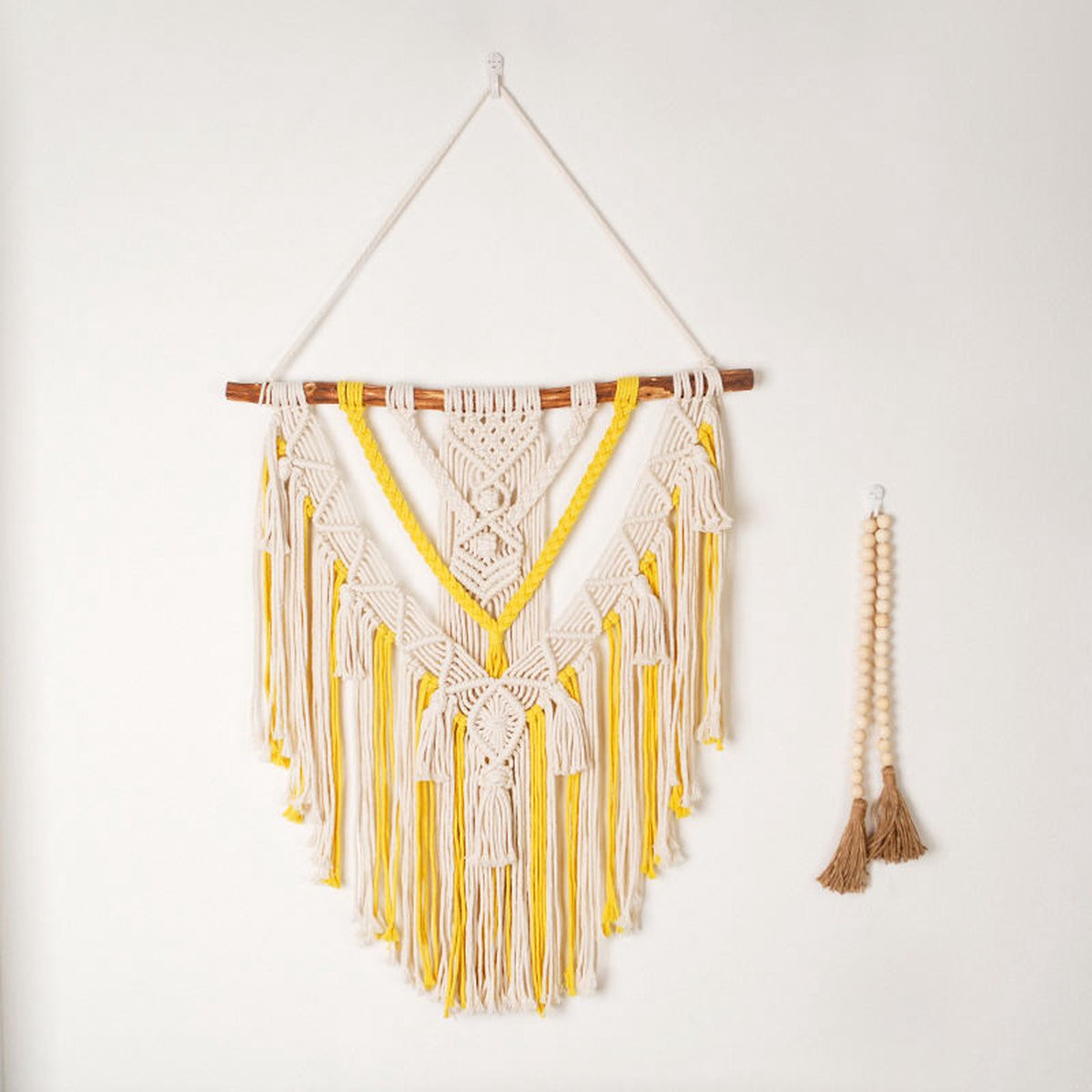 Handgemaakt Macramé Wandkleed - Hoogwaardige Kwaliteit - 100% Katoen - 55x75 cm - Wit/Geel