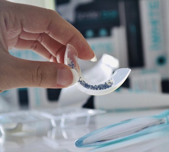 iWhite Dark Stains Whitening Kit met 10 ready-to-use mondstukken - Whitening kit om vlekken veroorzaakt door koffie, thee, tabak en rode wijn te verwijderen