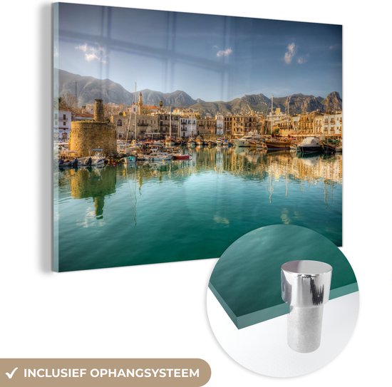 MuchoWow® Glasschilderij 90x60 cm - Schilderij acrylglas - De haven van Kyrenia met helder zeewater op Cyprus - Foto op glas - Schilderijen