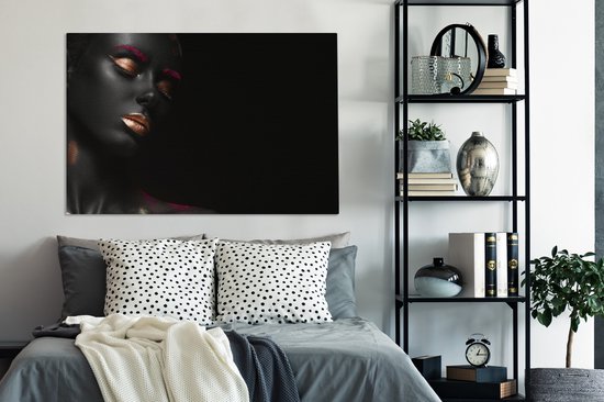 Femme au maquillage or rose sur fond noir 140x90 cm - Tirage photo sur toile (Décoration murale salon / chambre)