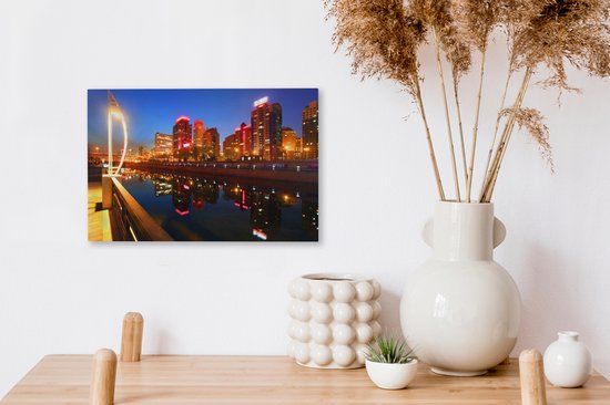 Canvas Schilderij Weerspiegeling van een skyline in een gracht - 30x20 cm - Wanddecoratie
