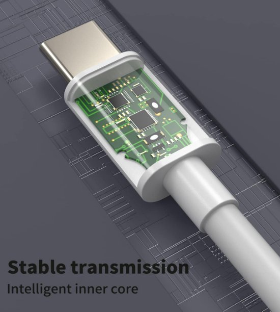 Witte USB-C kabel met transparante connector die de groene printplaat toont.