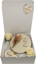 Geschenkbox MAMA | oranje | bloem | droogbloemen | sleutelhanger | mama | liefste mama | Moederdag | de liefste ben jij | cadeau | geschenkbox